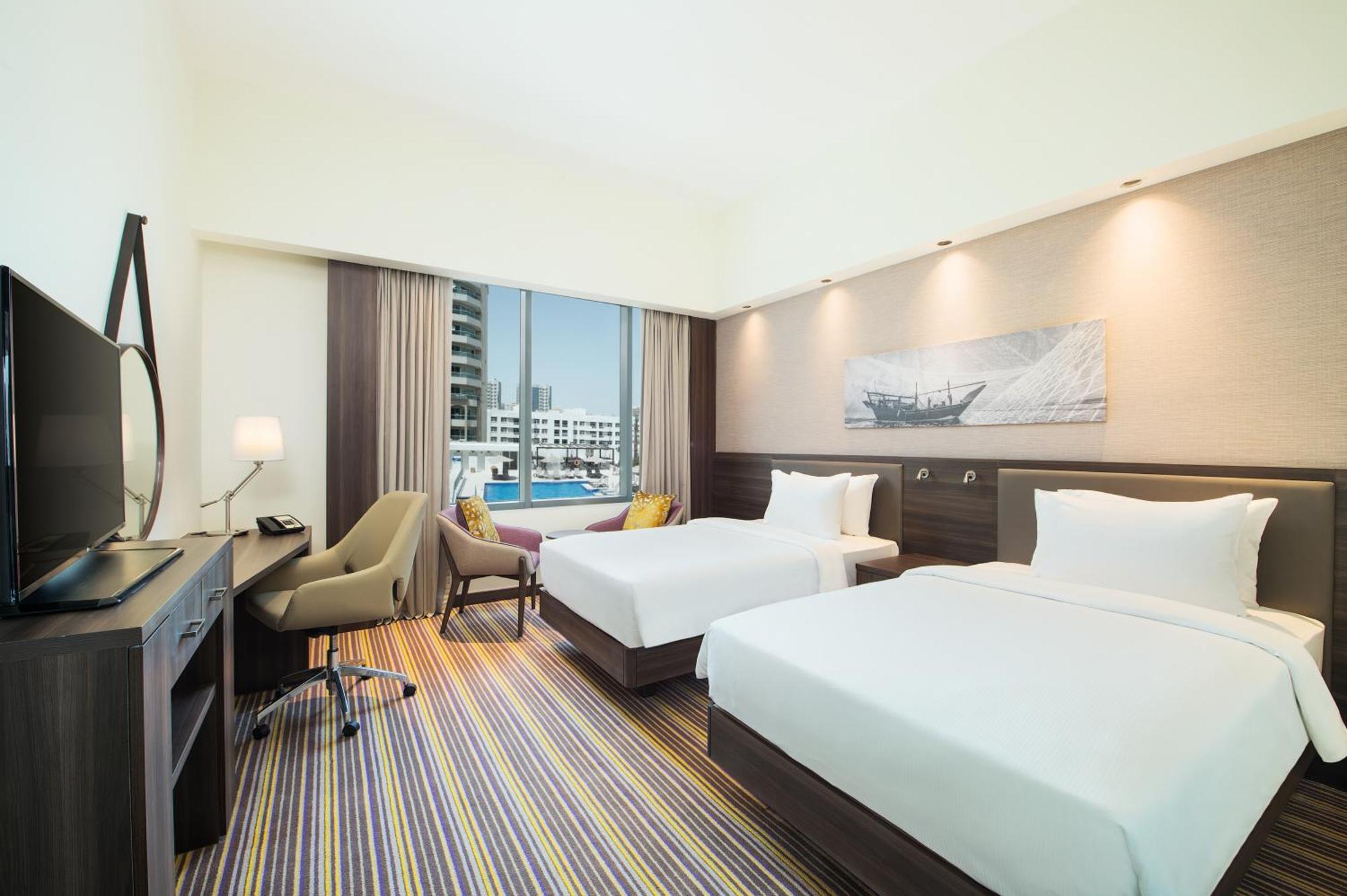 Готель Hampton By Hilton Airport