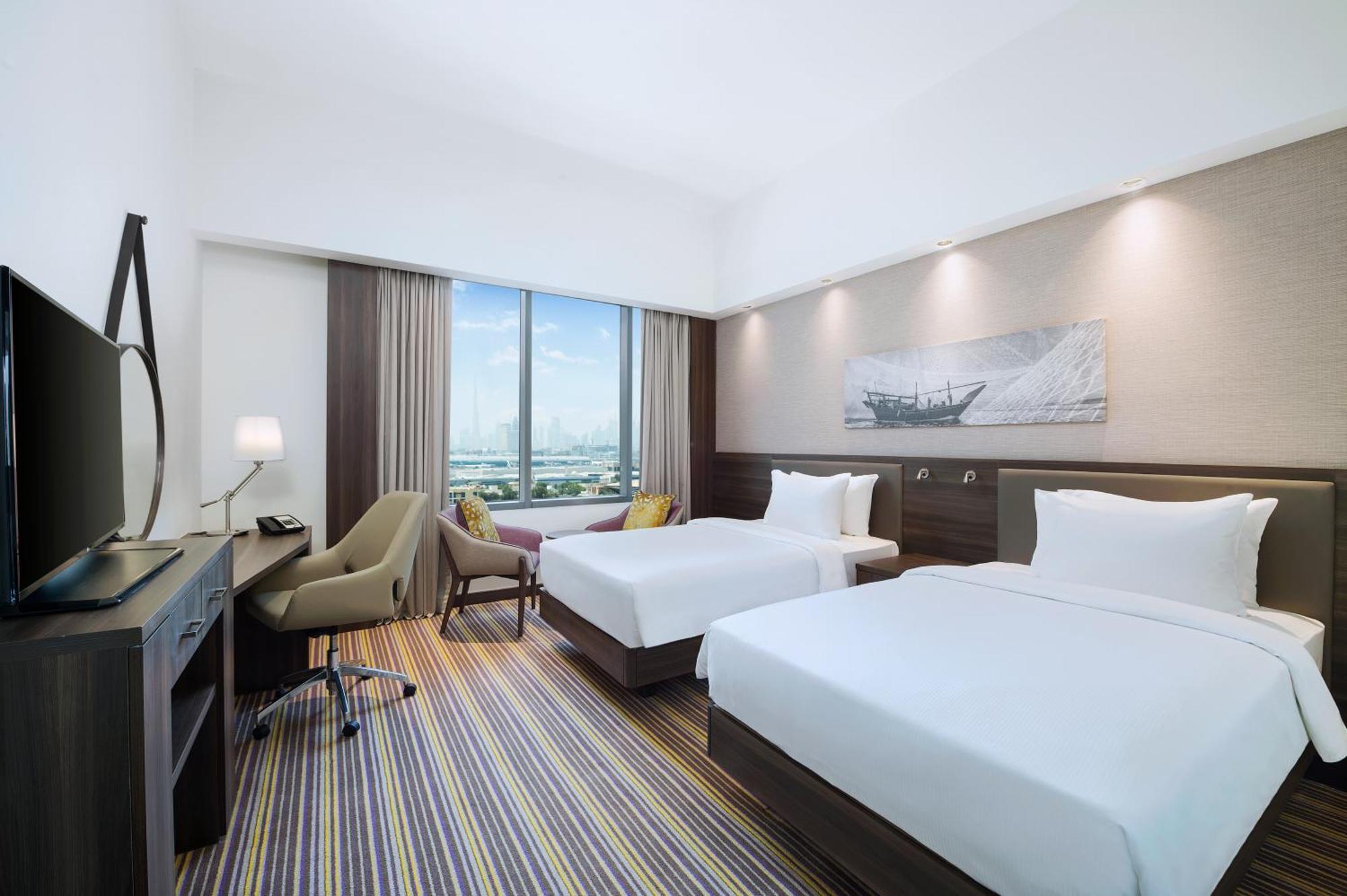 Hampton By Hilton Airport Готель 3*