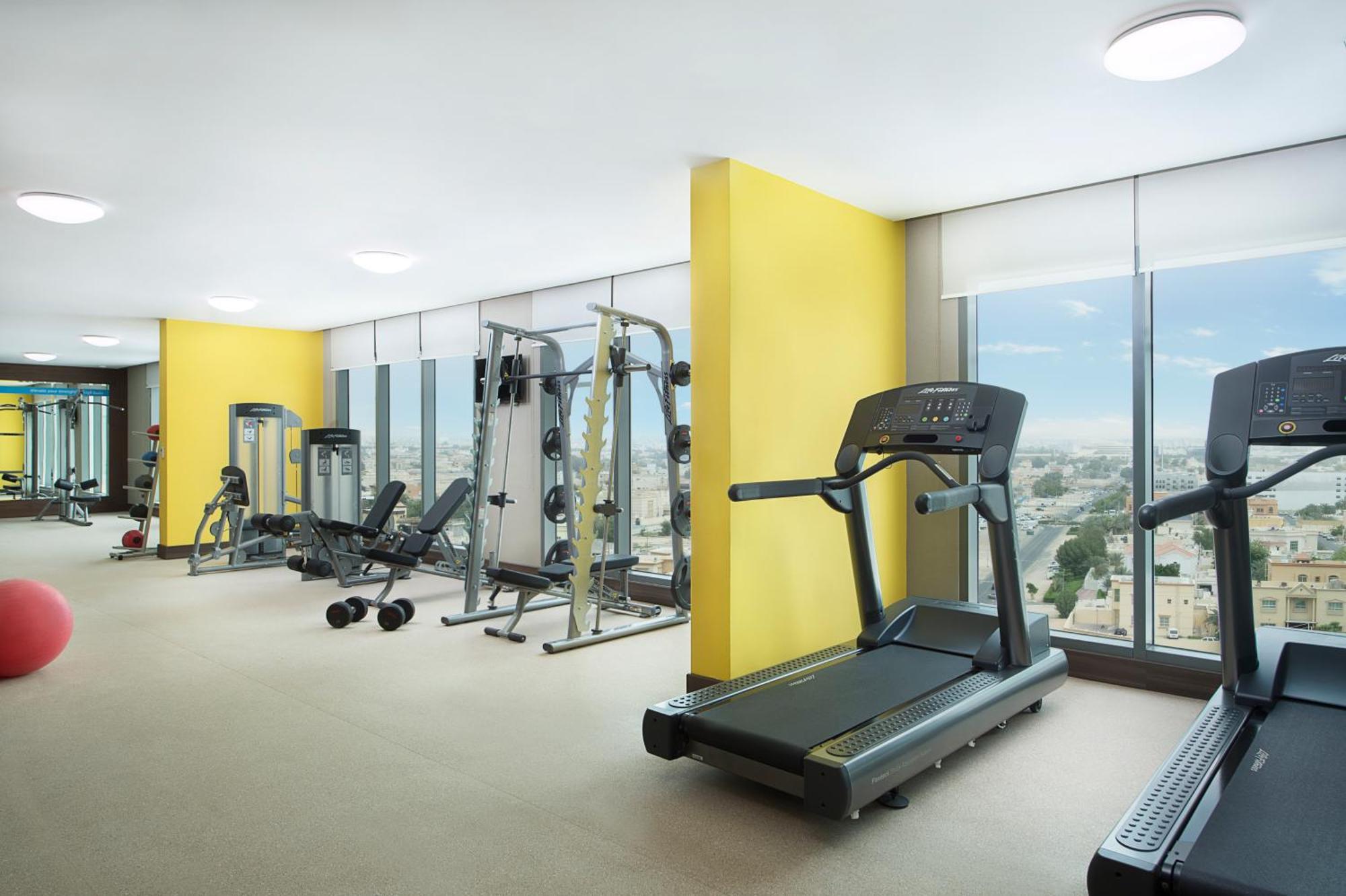Hampton By Hilton Airport Готель Дубай